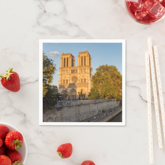 Notre Dame de Paris at Golden Hour - Paris, Frankr Serviette (Beispiel)