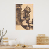 Notre Dame Gargoyle isst eine Snackbar Poster (Küche)
