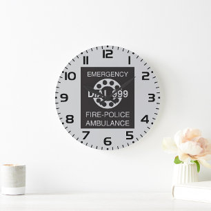 Notruf 999 - Brandschutzambulanz Große Wanduhr