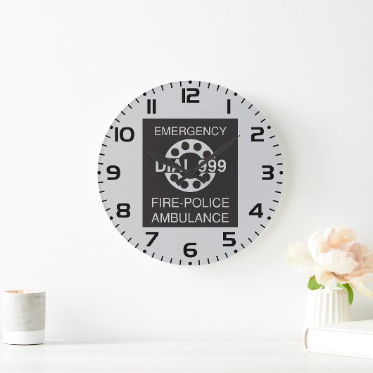 Notruf 999 - Brandschutzambulanz Große Wanduhr