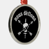 Nous Defions Verzierung Ornament Aus Metall (Rechts)