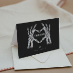 NOVA Halloween Gothic Skull Herz Hände Vielen Dank Dankeskarte<br><div class="desc">Diese Dankeschön-Karte zeigt gotische Skelettopfformen wie ein Herz und einen lustigen Halloween-Schriftart zum Thema Knochen. Fügen Sie Ihre Namen auf die Vorderseite für eine persönliche Touch. Diese Dankeschön-Karte ist perfekt für Ihre Ernte oder Herbst/Herbst-Themenveranstaltung.</div>