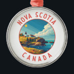 Nova Scotia Canada Retro Distressed Circle Ornament Aus Metall<br><div class="desc">Nova Scotia retro Vektor Reise Design. Nova Scotia ist fast vollständig von Wasser umgeben und ist Zuhause zu über 13.000 km Küste,  Tausenden von Seen,  üppigen Tälern,  vier UNESCO-Welterbestätten,  den höchsten Gezeiten und Walen der Welt!</div>