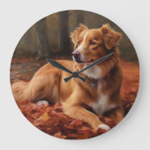Nova Scotia Duck Terrier im Herbst Leaves Fall Große Wanduhr (Vorderseite)