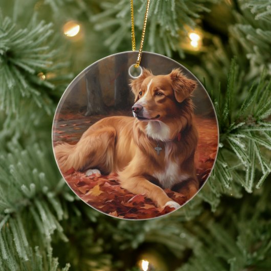 Nova Scotia Duck Terrier im Herbst Leaves Fall Keramik Ornament (Baum)