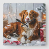 Nova Scotia Duck Toller Dog Weihnachtsfest Quadratische Wanduhr (Vorderseite)