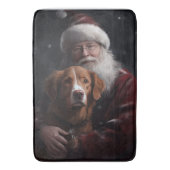 Nova Scotia Duck Toller mit dem Weihnachtsmann fei Badematte (Vorderseite Vertikal)