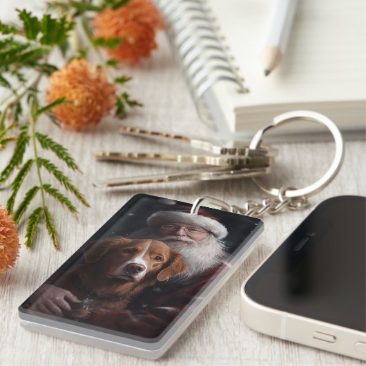 Nova Scotia Duck Toller mit dem Weihnachtsmann fei Schlüsselanhänger (Vorderseite rechts)