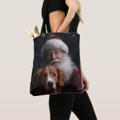 Nova Scotia Duck Toller mit dem Weihnachtsmann fei Tasche (Von Nahem)