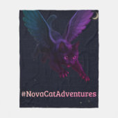 #NovaCatAdventures – Winged v2 Fleecedecke (Vorderseite)