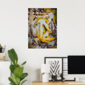 November-Wald: Gelbe Blätter unter dem Schnee Poster (Heimbüro)