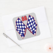 Nr. 88 und Zielflaggen Quadratischer Aufkleber (Umschlag)