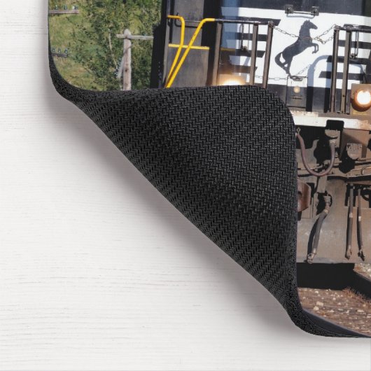 NS 8798 führt Westbound NS 309 bei Bort Rd Mousepad (Ecke)