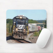 NS 8798 führt Westbound NS 309 bei Bort Rd Mousepad (Mit Mouse)