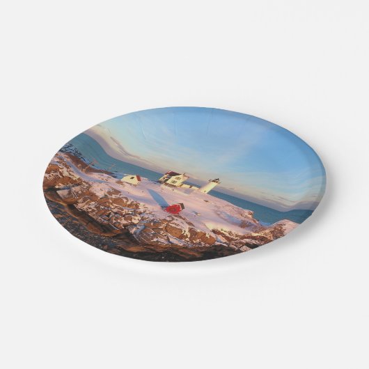 Nubble Light Aerial Snowy Maine Lighthouse Pappteller (Schrägansicht)