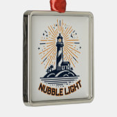 Nubble Light Maine Sunrise Ornament Aus Metall (Rechts)