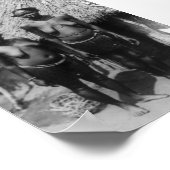 Nubian Women Stehend vor Hut Poster (Ecke)