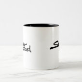Nüchterne und stolze Graffiti-Kaffee-Tasse Zweifarbige Tasse (Mittel)