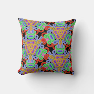 Nudeln, mehrfarbig auf schwarz kissen