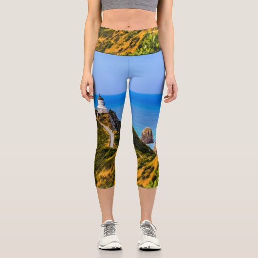 Nugget Point Leuchtturm, Neuseeland Capri Leggings (Vorderseite)