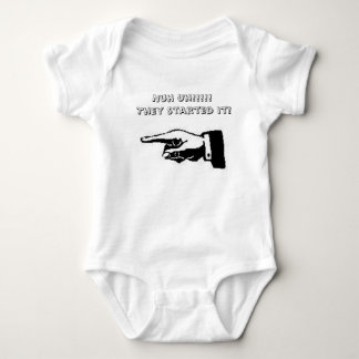 Nuh Uh!!!!! Sie begannen es! Baby Strampler