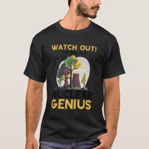 Nuklearer Spezialist für Atomenergie und sauberes T-Shirt