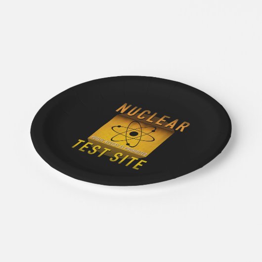 Nuklearer Test-Standort-Retro AtomalterGrunge: Pappteller (Schrägansicht)