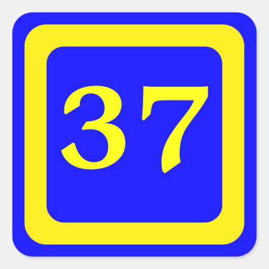 Nummer 37, blauer Hintergrund, gelber Rahmen Quadratischer Aufkleber (Vorderseite)
