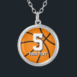 Nummer 5 Basketballhalskette | Personalisierbar Versilberte Kette<br><div class="desc">Nummer 5 Basketballhalskette | Personalisierbarer Teamname und Jersey-Nummer. Cooles Sportgeschenk für Basketballspieler und Trainer.</div>