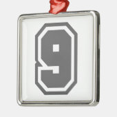 Nummer 9 ornament aus metall (Links)