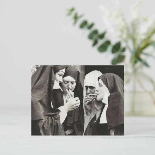 Nuns Smoking Postkarte (Stehend Vorderseite)