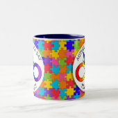 Nur 18. ist Autistischer Pride Day Zweifarbige Tasse (Mittel)