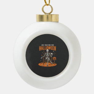 Nur auf Halloween wartendes Skelett-Design_1 Keramik Kugel-Ornament