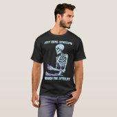 Nur "Bone Scrolling" - Halloween-Smartphone-T - Sh T-Shirt (Vorne ganz)