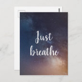 NUR BREATHE - Night Sky Zitat Postkarte (Vorne/Hinten)
