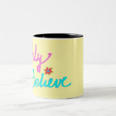 Nur Christliches Zitat gelb glauben Zweifarbige Tasse (Mittel)