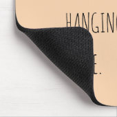 Nur da hängen schwarze Katze Cartoon lustiger Text Mousepad (Ecke)