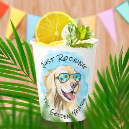 Nur die goldene Jahre in der sonnigen Pun-Rente zu Pappbecher