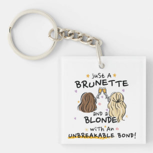 Nur ein brünetter und blonder Schlüsselanhänger
