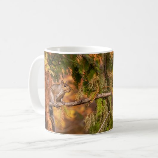 Nur ein Eichhörnchen im Wald Kaffeetasse (Vorderseite Links)