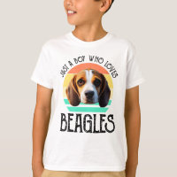 Nur ein Junge, der Beagles Liebe