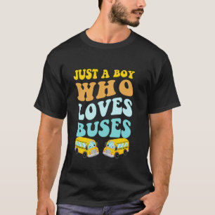 Nur ein Junge, der Busse zum Geburtstag liebt Gelb T-Shirt
