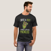 Nur ein Junge, der Lieben Pickles Pickle Cucumber T-Shirt (Vorne ganz)
