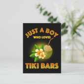 Nur ein Junge, der Tiki Bars Lieben Postkarte (Stehend Vorderseite)