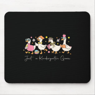 Nur ein Kindergarten ging zum ersten Tag zurück in Mousepad