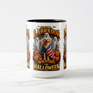 Nur ein Labrador, der auf Halloween wartet Tasse