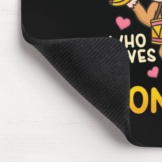 Nur ein Mädchen, das Affen Liebe Mousepad (Ecke)