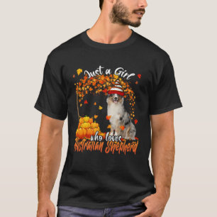 Nur ein Mädchen, das australischen Schäferhund Lie T-Shirt