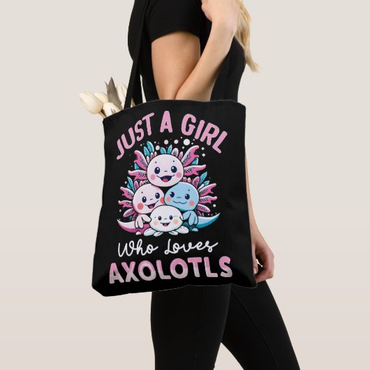 Nur ein Mädchen, das Axolotls Lieben Tasche (Von Nahem)