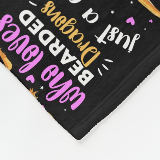 Nur ein Mädchen, das bärtige Drachen Liebe Fleecedecke (Ecke)